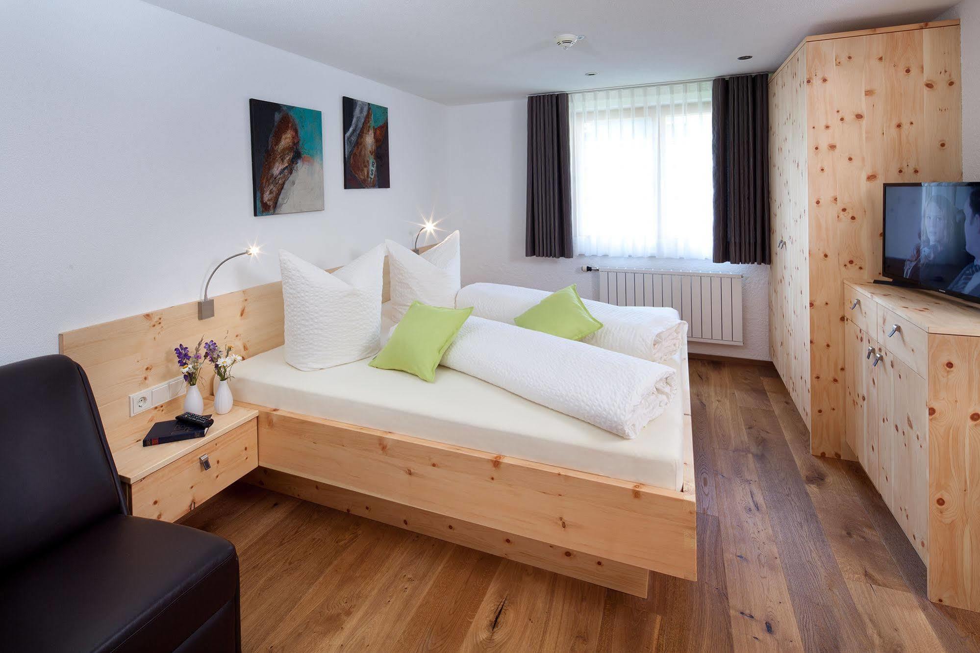 Aparthotel Brunnenhof Damuels Esterno foto