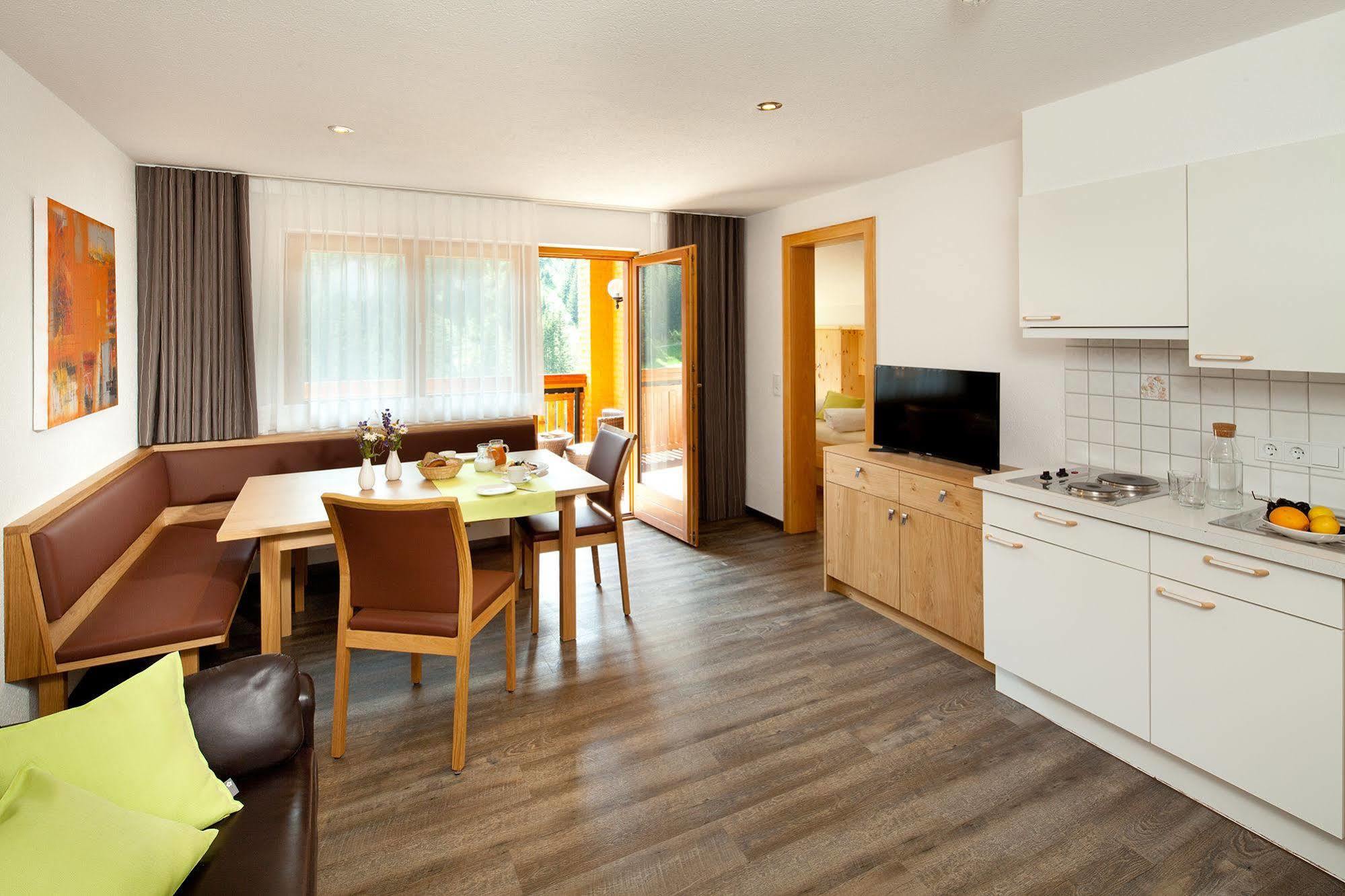 Aparthotel Brunnenhof Damuels Esterno foto